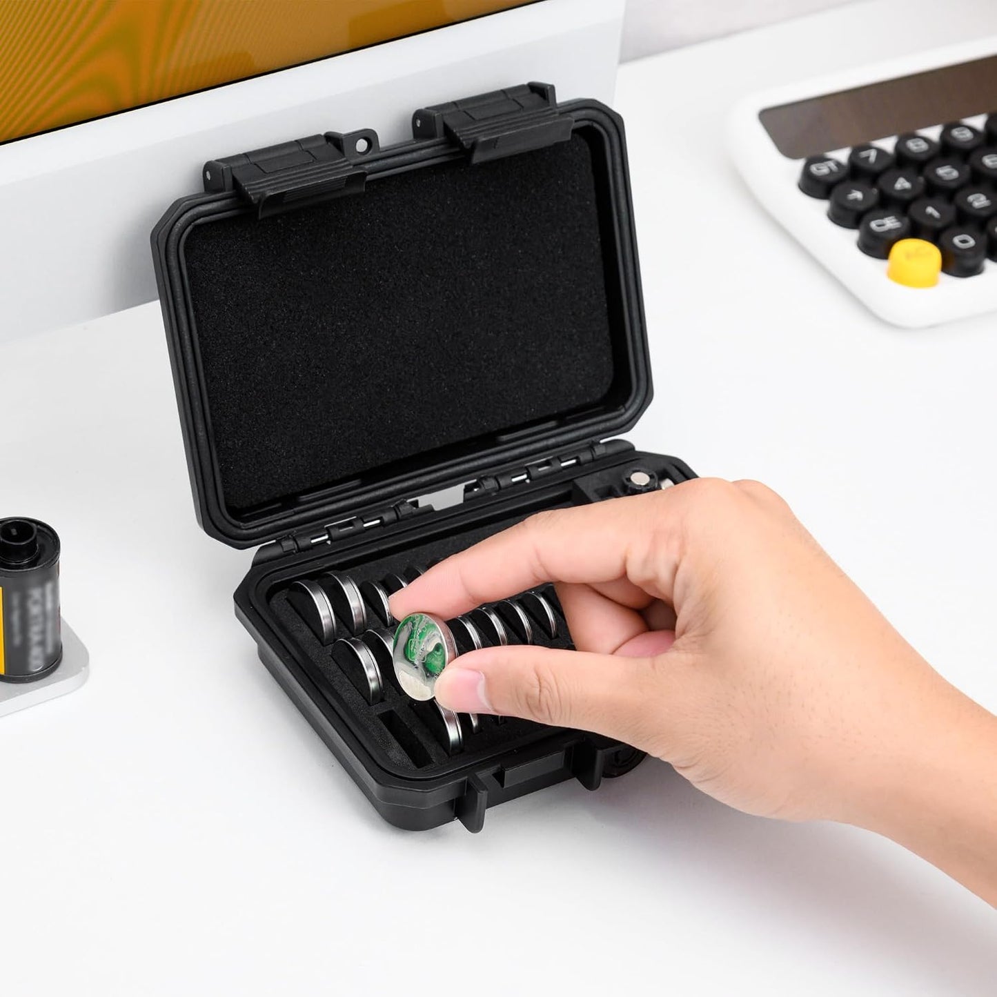 24 Slots CR2 CR123 CR123A Lithium Battery Organizer Case, IP67 Waterproof Hard Case for CR17345/CR16340/CR18350/CR15270(CR2) Explosionproof Batteries Storage Holder for Household Outdoor Camping