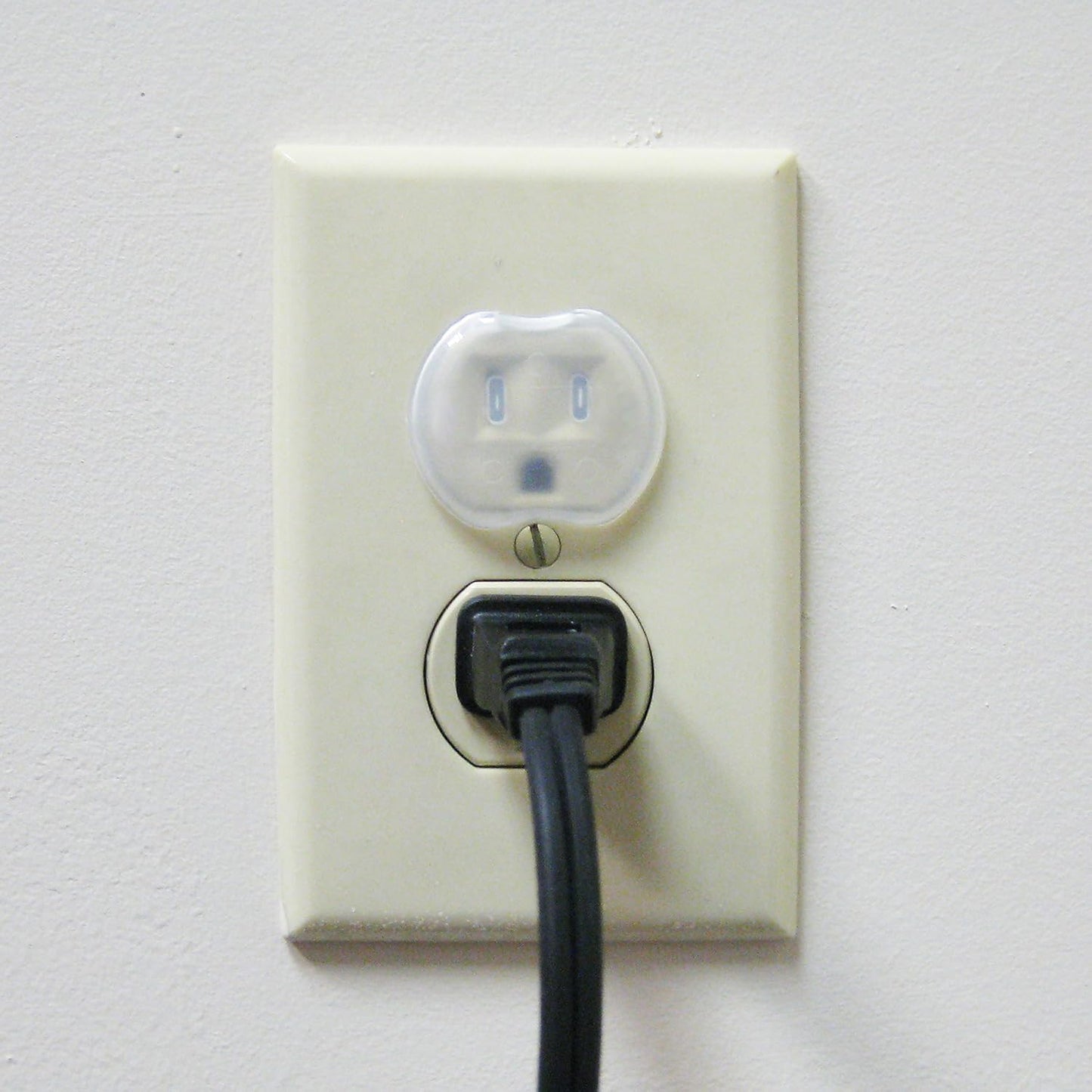 Dreambaby Plastic Baby Safety Outlet Plug Covers - 24 Pack - Outlet Covers Baby Proofing
