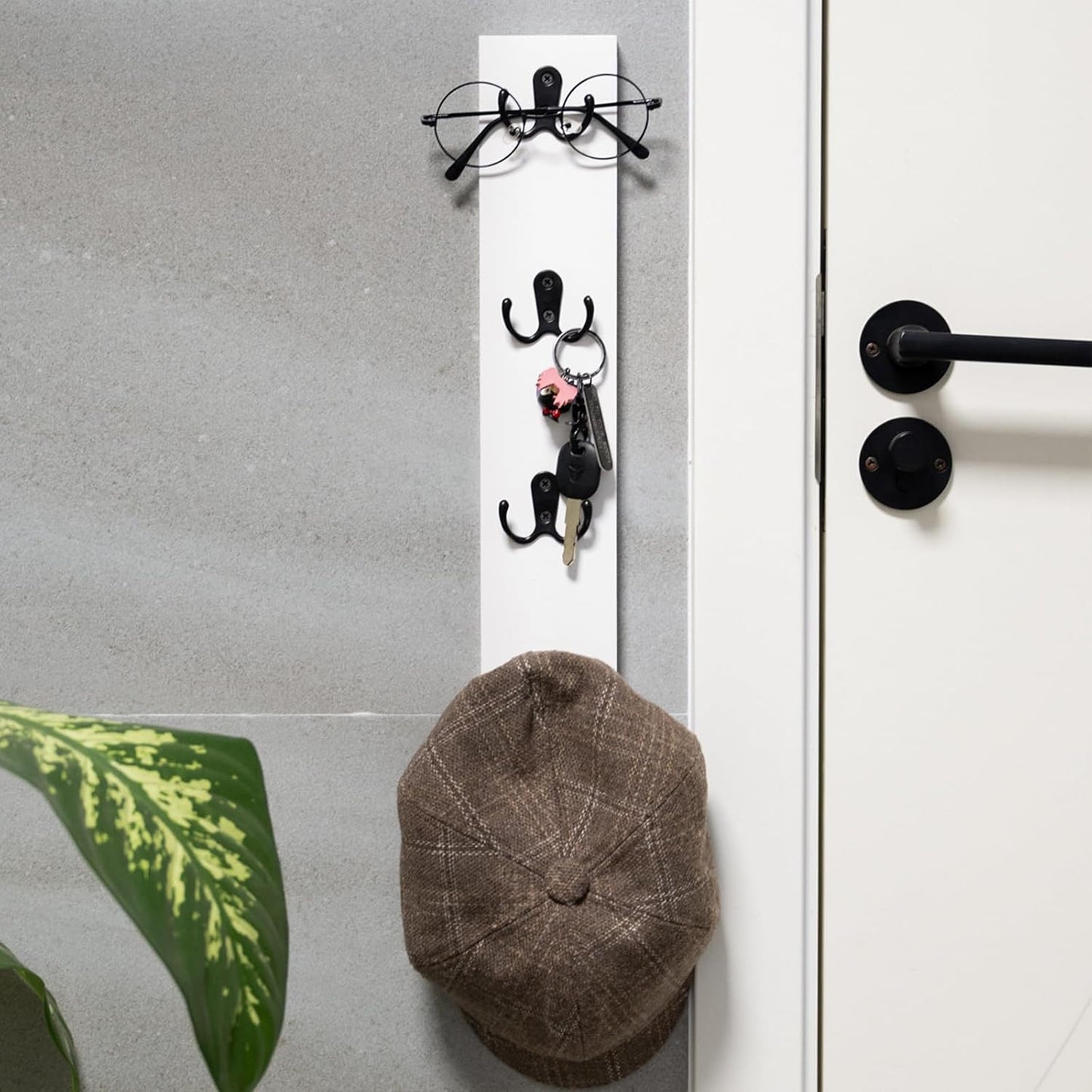 Yohsnor Vertical Key Holder for Wall - Mounted Wooden Key Rack Organizer with Hooks for Home Entryway, Laundry Room & Garage - Perfect Space-Saving Storage Solution for Keys, Wallets & Pet Leashes
