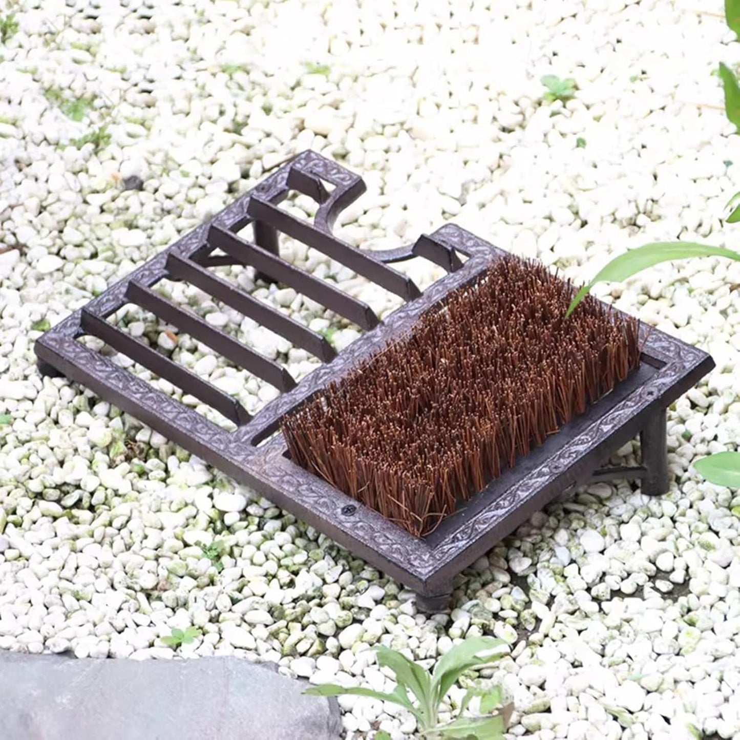 GTPBAO Farmhouse Shoe Brush Scraper, Heavy Duty Cast Iron Front Doormat with Brush, Outdoor Shoe Cleaning Mat for Home Porch Garden