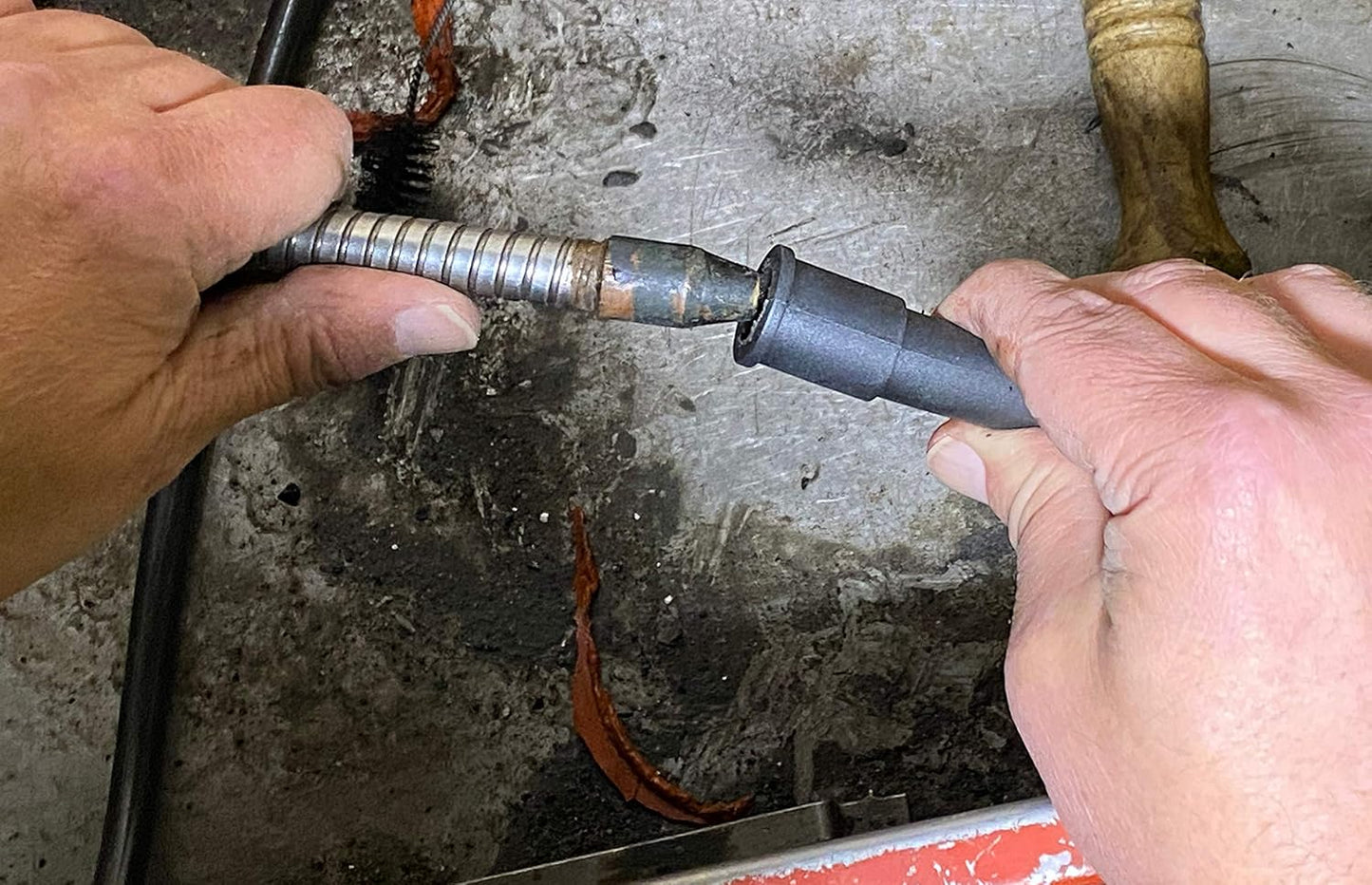 Parts Brush™ Oriflo with Hose (#OR101H) – Flow-Thru Parts Washer Brush with 28” Hose Connects to Washer Nozzle
