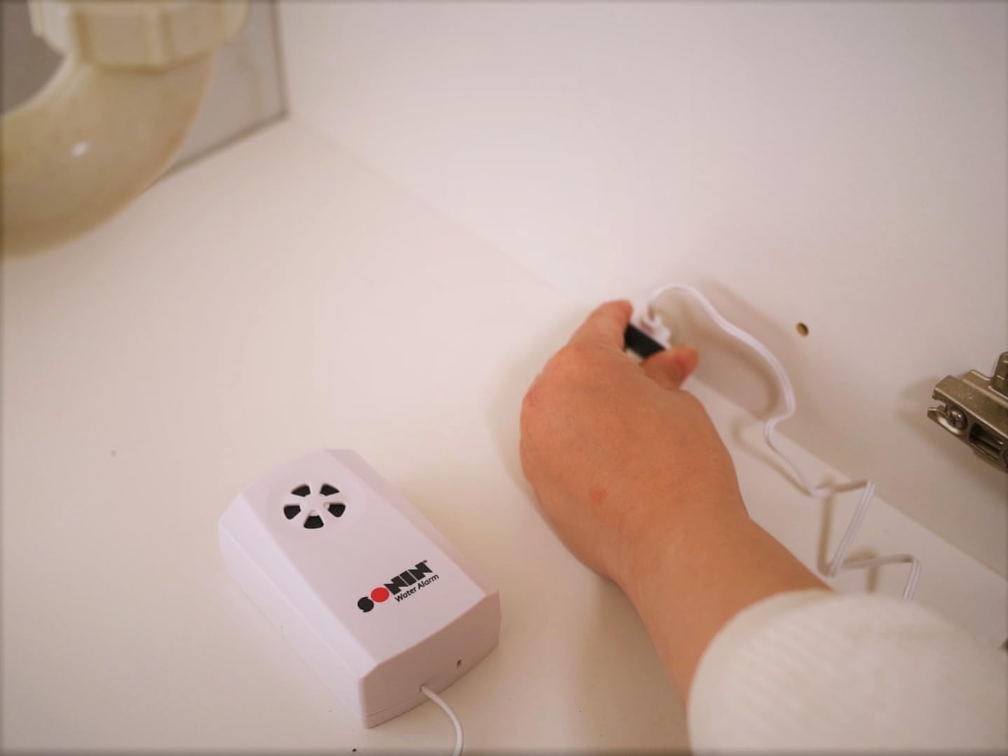 Sonin Water Alarm – 85 dB Leak Detector with Remote Sensor for Early Water Detection and Dual-Point Leak Detection for Expanded Coverage (00802)