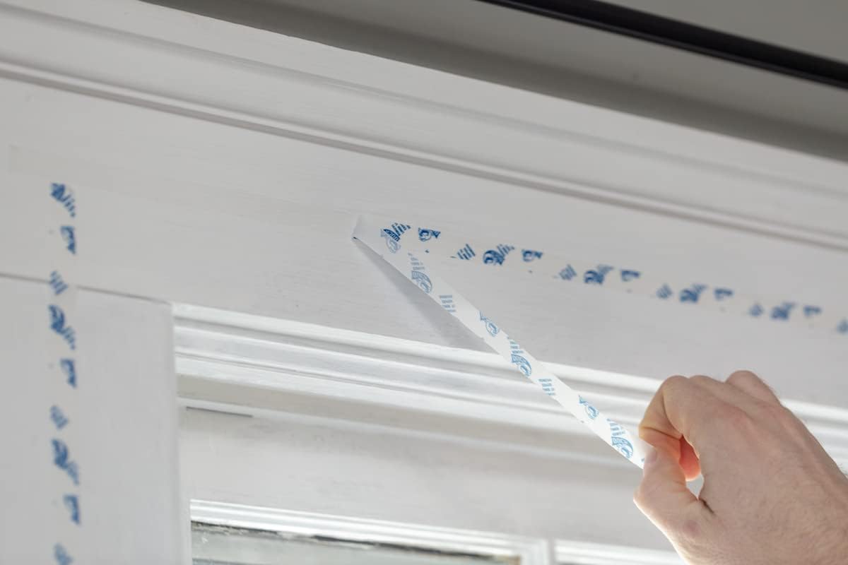 Duck Brand Winter Window Insulation Kit – Window Seal Rolled Shrink Film Covers Up to 15 3’ x 5’ Windows – Window Tape Included – Easy Indoor Installation - Clear - 15-Pack (288069)