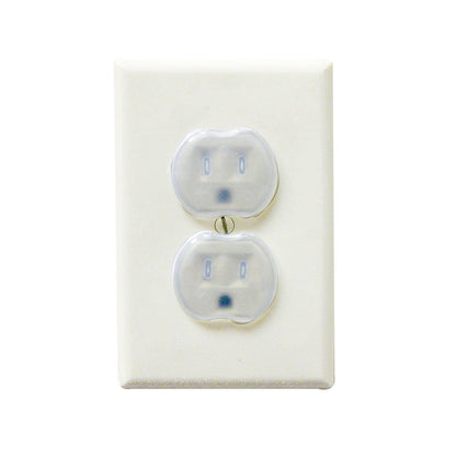 Dreambaby Plastic Baby Safety Outlet Plug Covers - 24 Pack - Outlet Covers Baby Proofing