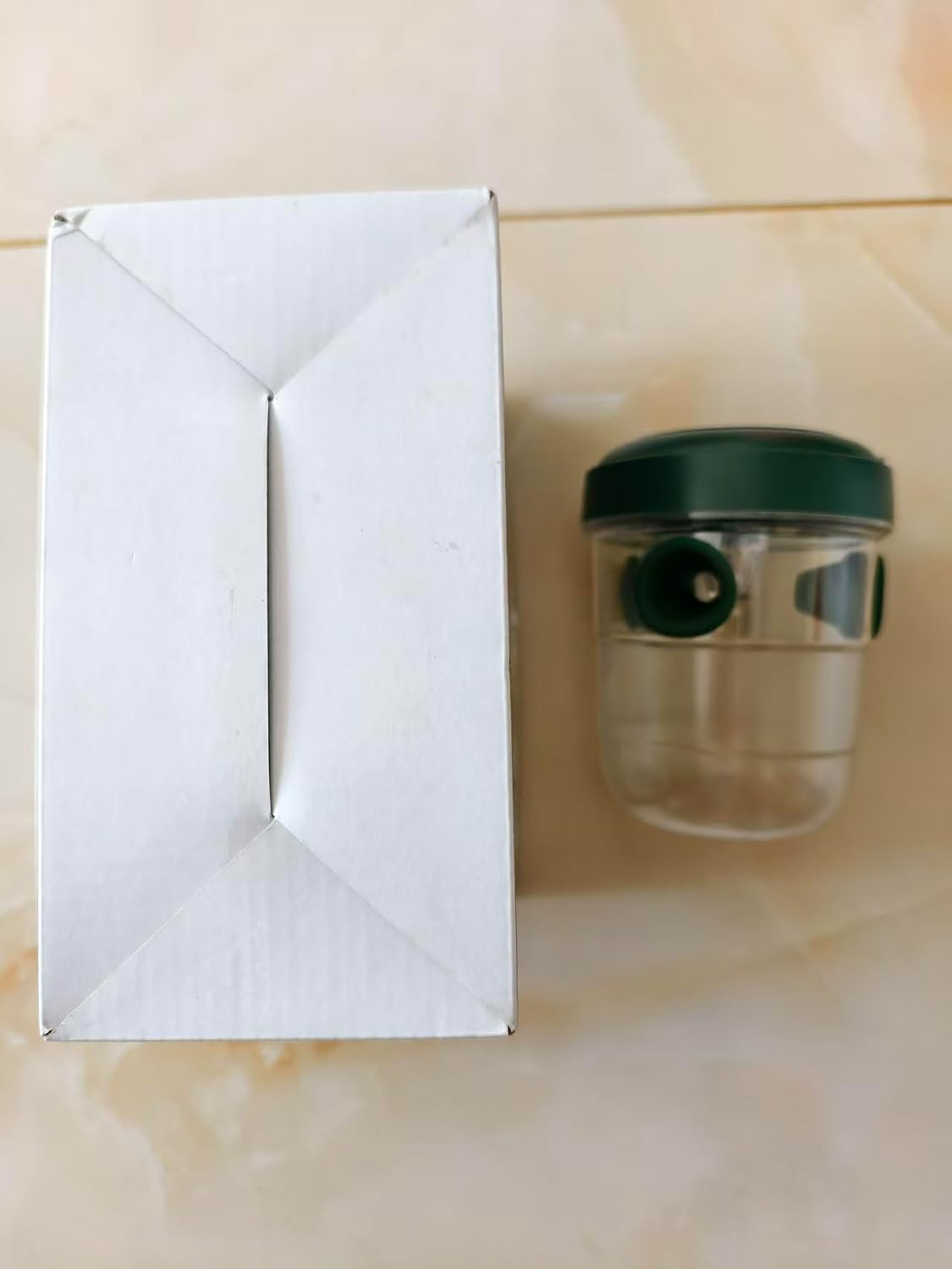 Wasp Trap Outdoor Hanging, Solar Bee Trap for Outside, Reusable Solar Powered Hornet Traps, Bee Wasp Catcher Outside Garden 4 Packs