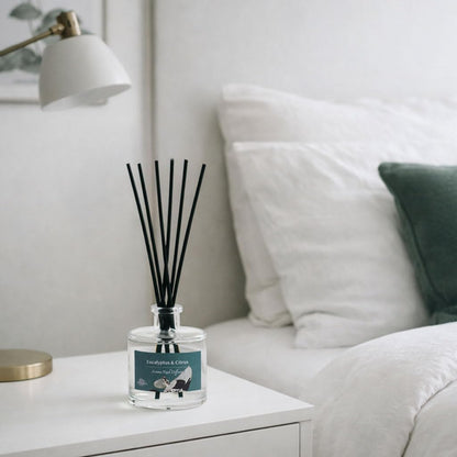 Reed Diffuser Set, Lavender & Rose 3.52 oz (100ml) Scented Diffuser with Sticks Home Fragrance Reed Diffuser for Bathroom Shelf Decor, Ideal Gift for Woman