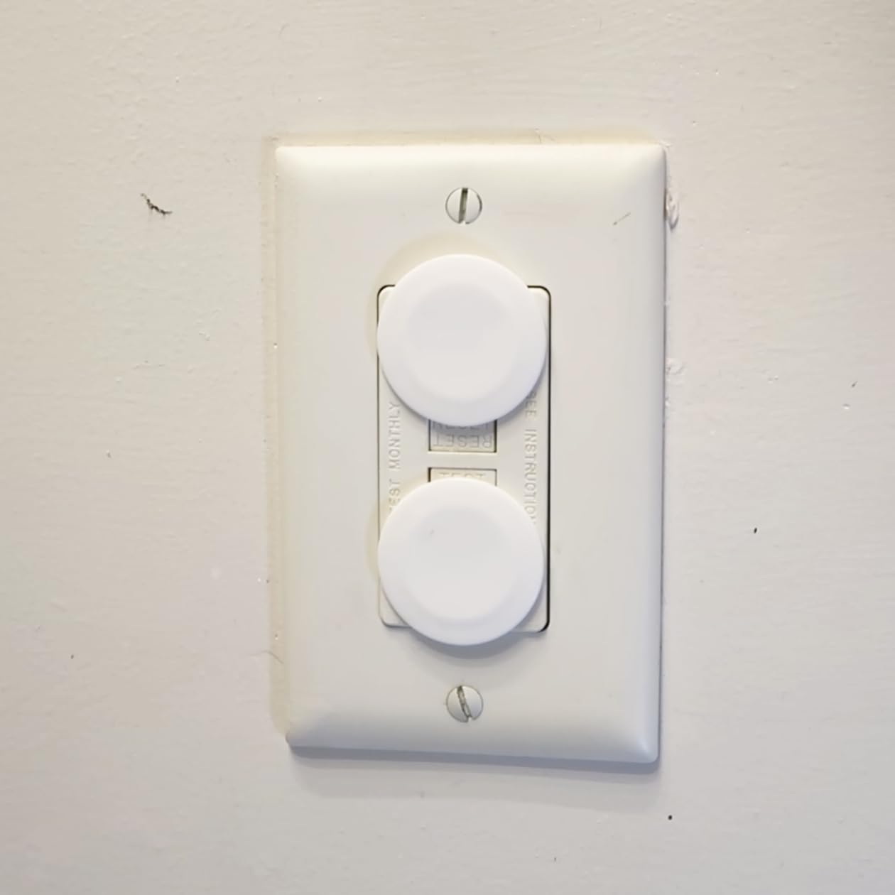 Vmaisi 62 Pieces Outlet Covers ChildProof Plug Protector - Baby Proofing Electrical Safety Outlet Plugs for Unused Wall Outlets, Home Travel Hotel Child Safety | for Unused Wall Outlets, Home Travel Hotel Child Safety