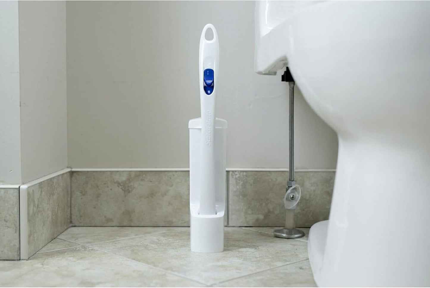 Scotch-Brite Disposable Toilet Scrubber Starter Kit, Disposable Refills with Built-in Bleach Alternative, Includes 1 Handle, Storage Caddy and 5 Refills