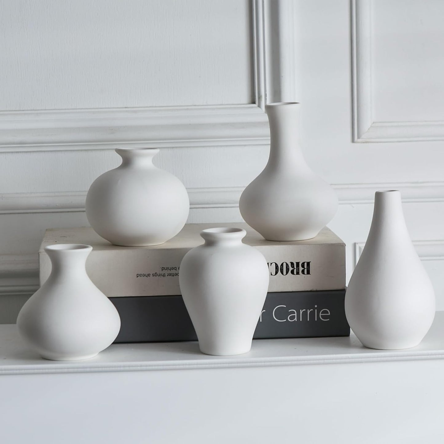 Tanvecle Small White Vases, Ceramic Bud Vase Set of 5, Mini Pottery Vases for Pampas Grass, Flowers, Decorative Vases for Home Modern Decor, Rustic Decor, Veses for Living Room Dining Table Shelves