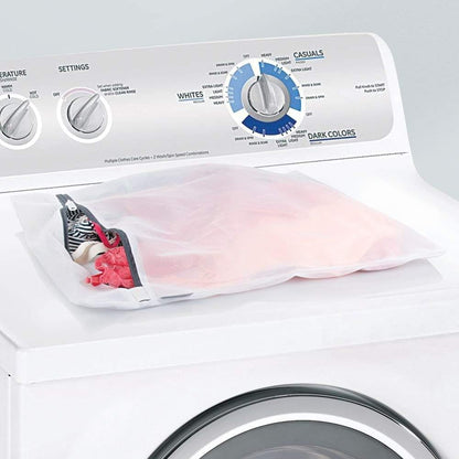 iDesign Mesh Laundry Bags with Built in Zipper for Cleaning Delicates– Set of 2, 1 Medium and 1 Large Bag, White