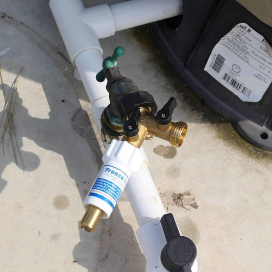 Freeze Miser Outdoor Faucet & Spigot Freeze Protection – Patented Valve Shield, Activates at Water Temperature Below 37°F/3°C – Durable Winter Cover Alternative – Quick Install, Saves Water – 1 Pack