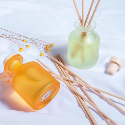 Reed Diffuser for Home, Clean Linen Scent 3.38oz (100ml)*1 Pack Essential Oil Reed Diffuser Set with 8 Sticks, Long Lasting Air Freshener for Bathroom Bedroom Living Room, Home Decor & Gifts