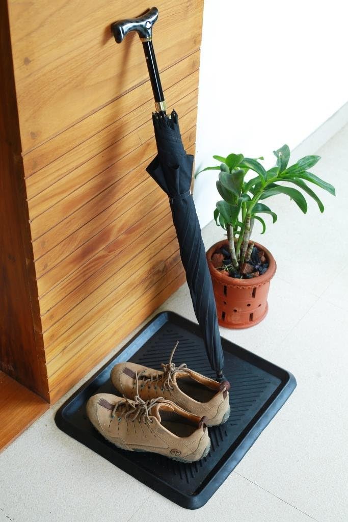 IRONGATE Heavy Duty Big Foot Boot Tray Door Mat - Set of 2 Multi Purpose Rugged Black Rubber All Weather Shoe Tray - Indoor Outdoor Entryway Garage Pet Feeding Mat Painting Projects Clean Ups - 16x18