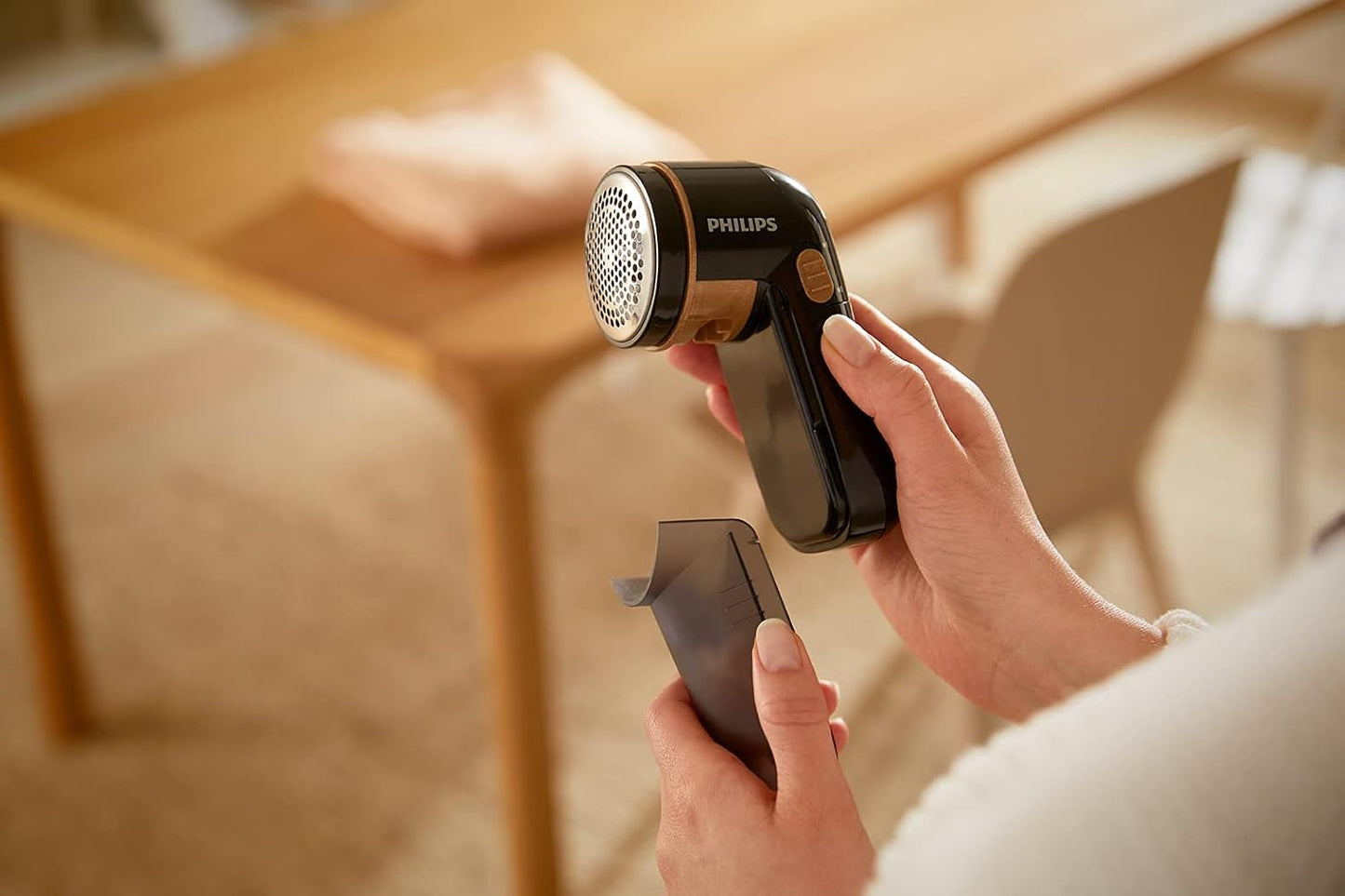 Philips Fabric Shaver - Black