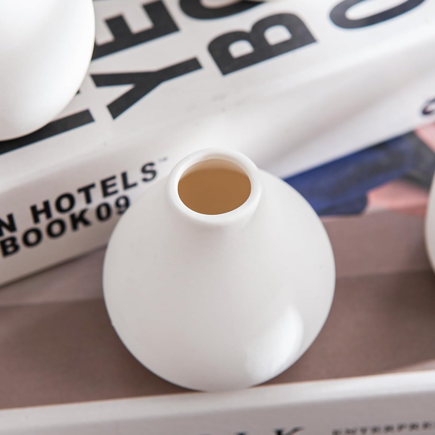 White Bud Vases, Ceramic Small Vase Set of 5, Mini Vases for Fresh and Dried Flowers, Modern Home Decor, Pottery Centerpiece Table Decorations