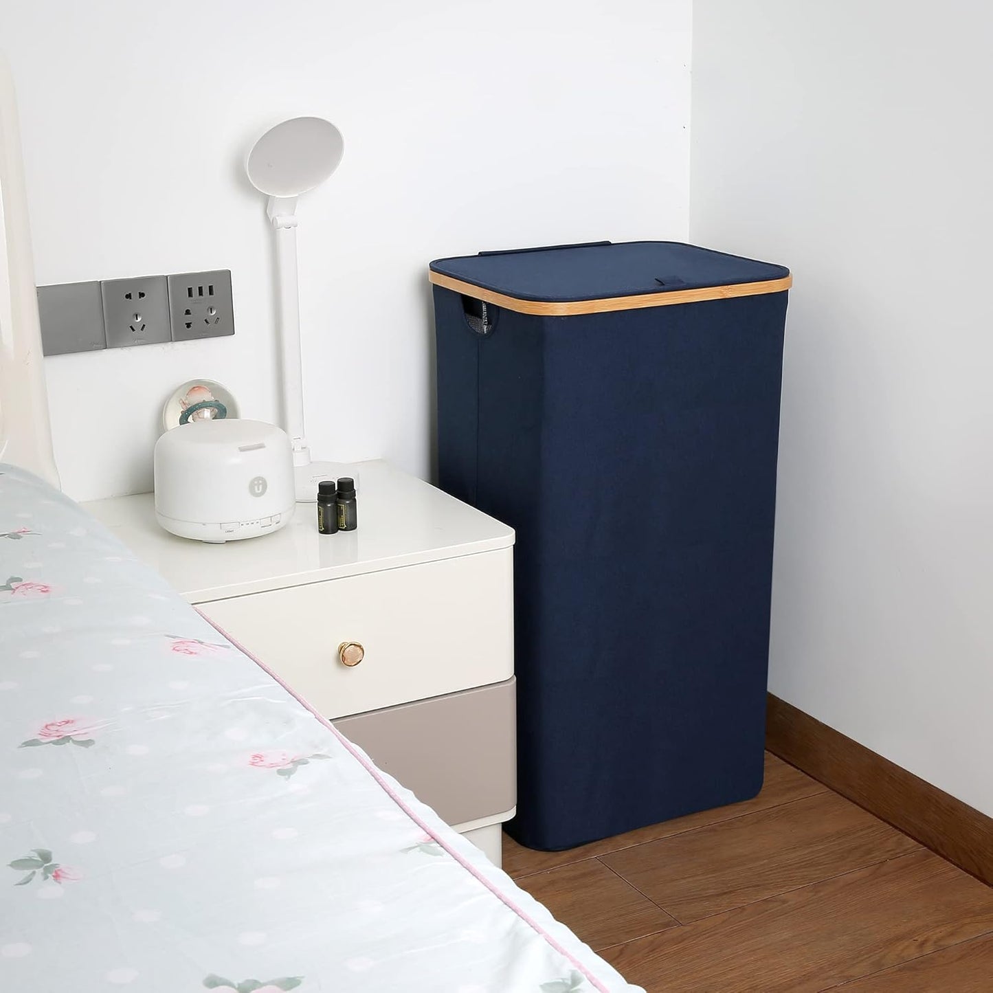 efluky Slim Laundry Basket with Lid, Narrow Laundry Hamper with Removable Bag, Skinny Dirty Clothes Basket with Bamboo Handles for Bathroom, Bedroom & Laundry Room, 75L Beige