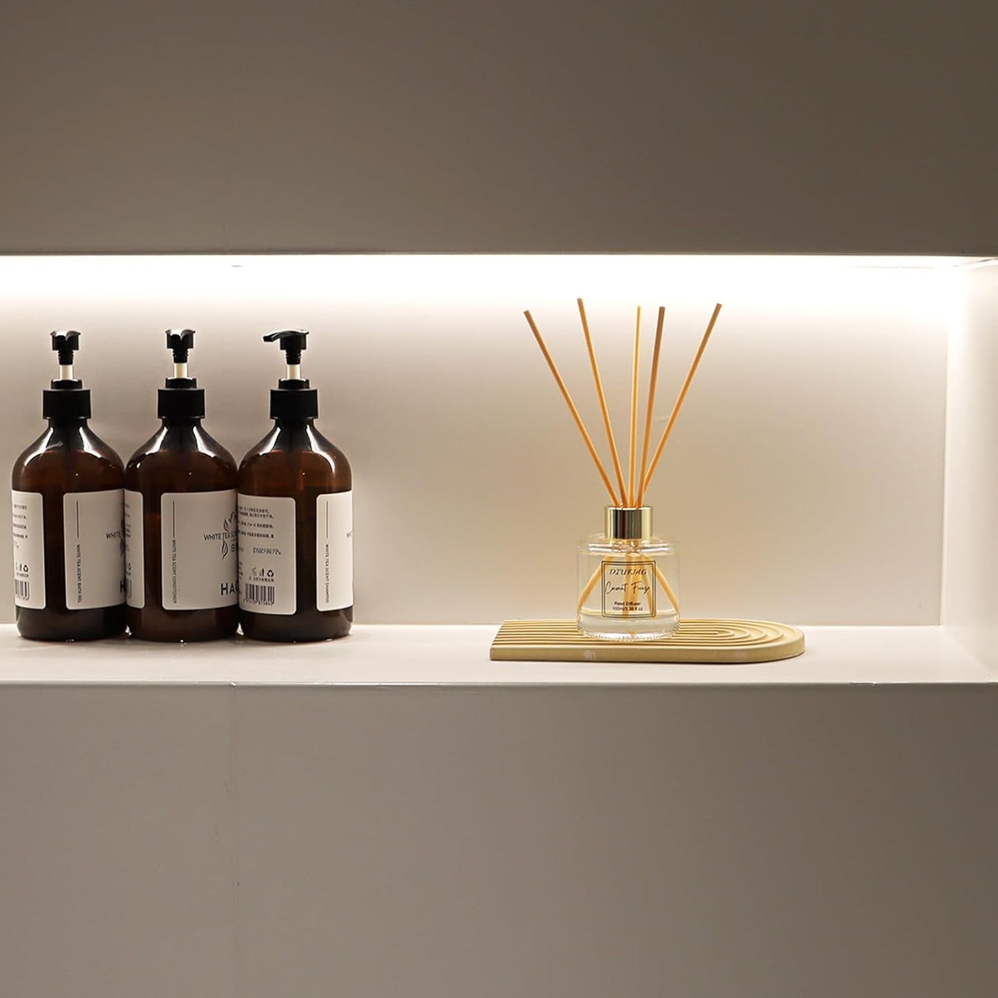 100ml Scent Diffuser with 6 Fiber Sticks, 3.5 oz Reed Diffuser Set Aromatherapy Fragrance Diffusers Air Fresheners for Home Bedroom Bathroom (Coconut)