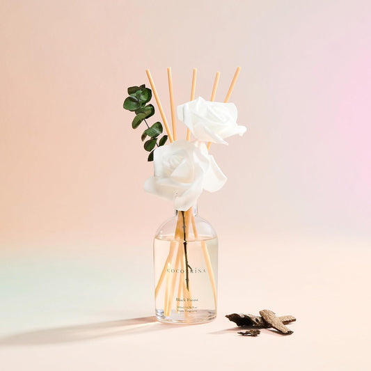 COCORRÍNA Reed Diffuser - Eucalyptus & Moss Scent, 6.76 fl oz Essential Oil with 8 Reed Sticks - Home Fragrance for Bedroom Bathroom Shelf Décor