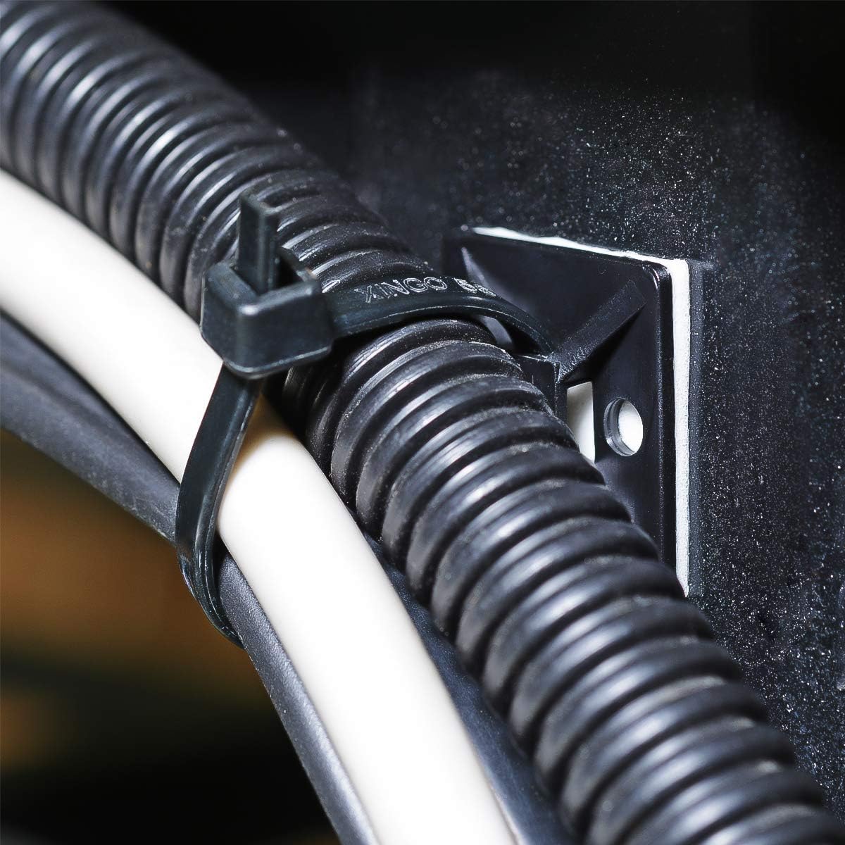 XHF 100 PCS 3/4" Black Self Adhesive Cable Zip Tie Mounts Wire Cable Clips Holders Management Anchors Organizer Holders Squares(HS-101S)