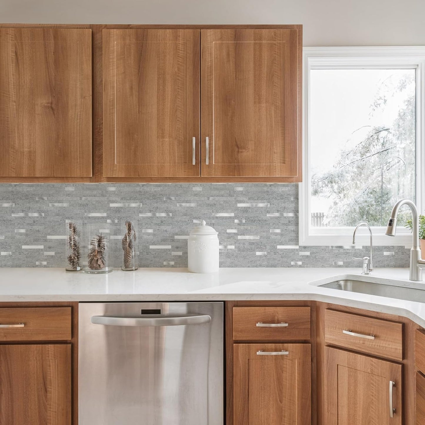 STICKGOO 20 Sheets Peel and Stick Backsplash Tile, Stick on Backsplash for Kitchen and Bathroom, White Sandstone Look PVC Mixed Metal Gold Self Adhesive Wall Tiles