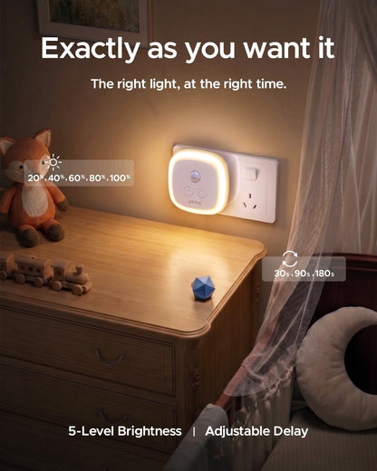 YELKO Motion Sensor Night Light - Plug-in Cool White Light Anti-Glare LED Nightlight, 5 Levels Adjustable Brightness, Timer Function for Bathroom, Hallway, Kitchen, Stairs, Garage, Soft Glow, 2-Pack