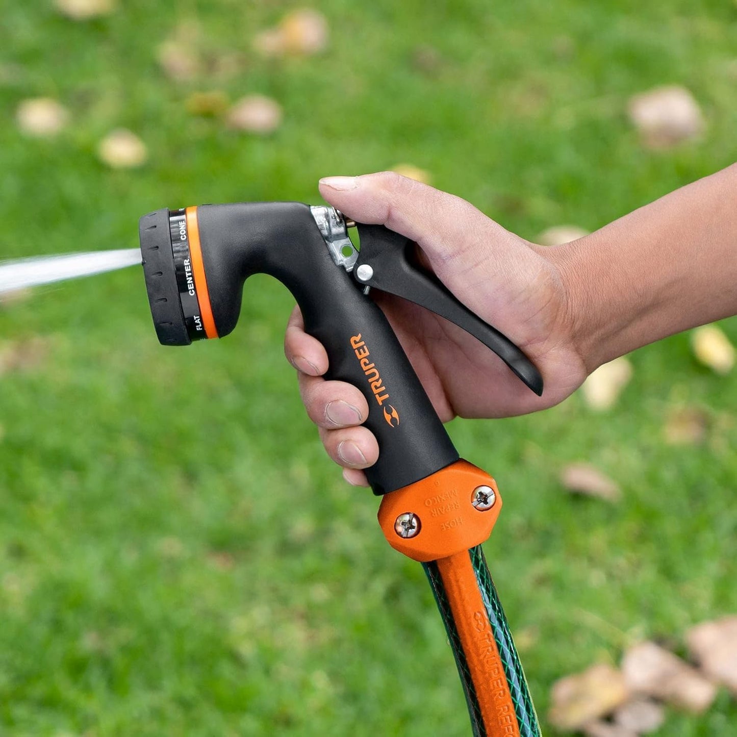 Truper 8-Pattern Metal Hose Spray Nozzle, Heavy-Duty Coated Metal Body with Comfort Grip Handle, Continuous Flow Locking Clip Gardening and Cleaning Wand (Model 18477 / PR-208)