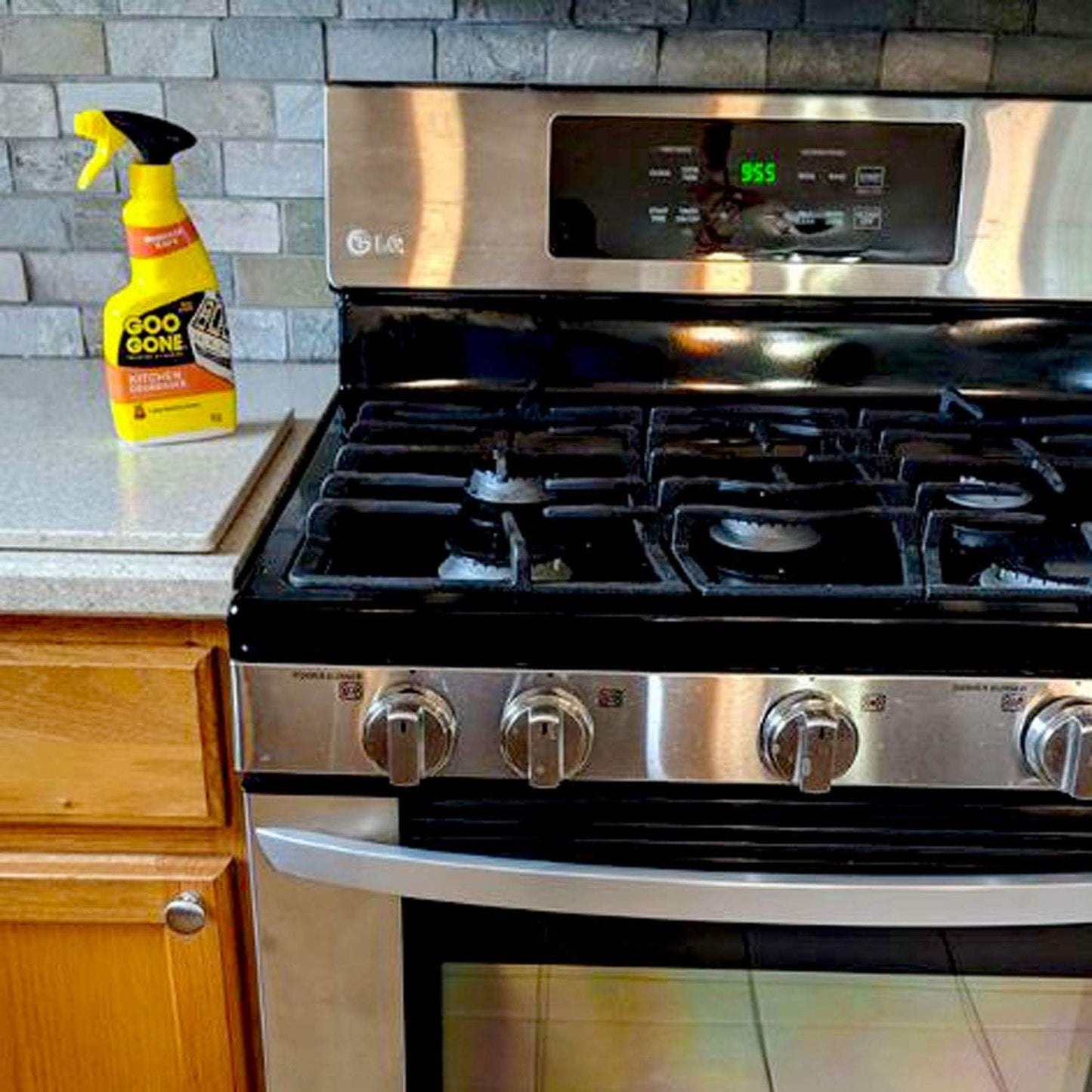 Goo Gone Degreaser - Removes Kitchen Grease, Grime and Baked-on Food - 14 Fl. Oz. - 2047