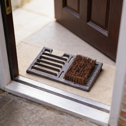 GTPBAO Farmhouse Shoe Brush Scraper, Heavy Duty Cast Iron Front Doormat with Brush, Outdoor Shoe Cleaning Mat for Home Porch Garden