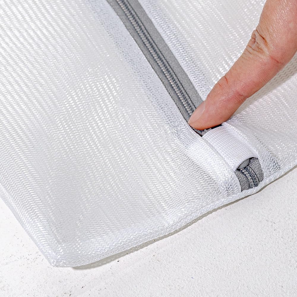 Non-Fluorescent Mesh Laundry Bags 20 x 23.5 in, 4-Pack – Large Zippered Laundry Wash Bags for Clothes, Durable Mesh Bags for Washing Machine