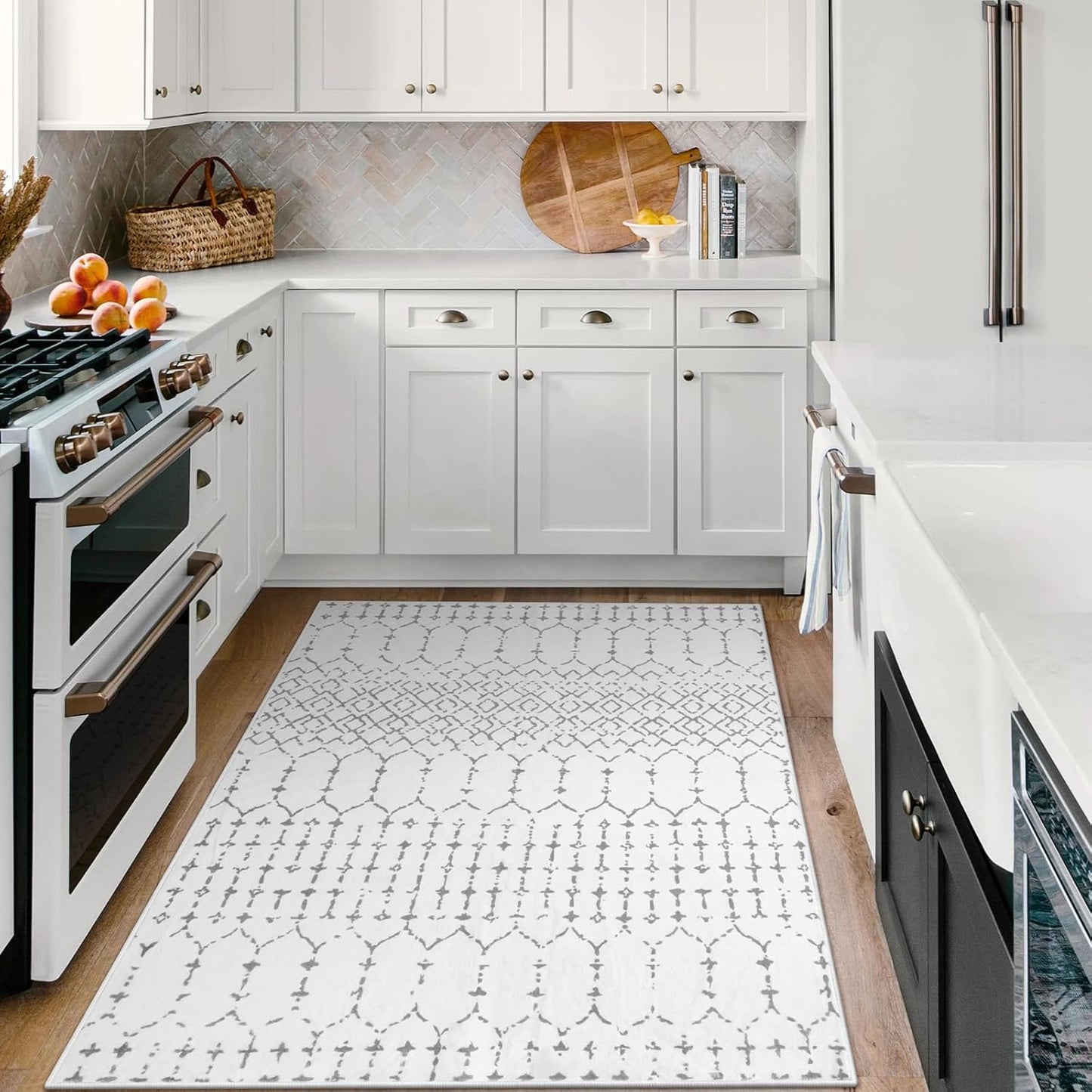 Lahome Moroccan Entry Rug 2x3, Non-Slip Washable Front Indoor Door Mat Rubber Backing Low-Profile Door Rugs, Small Geometric Print Distressed for Entryway Bathroom Kitchen, Black Hana