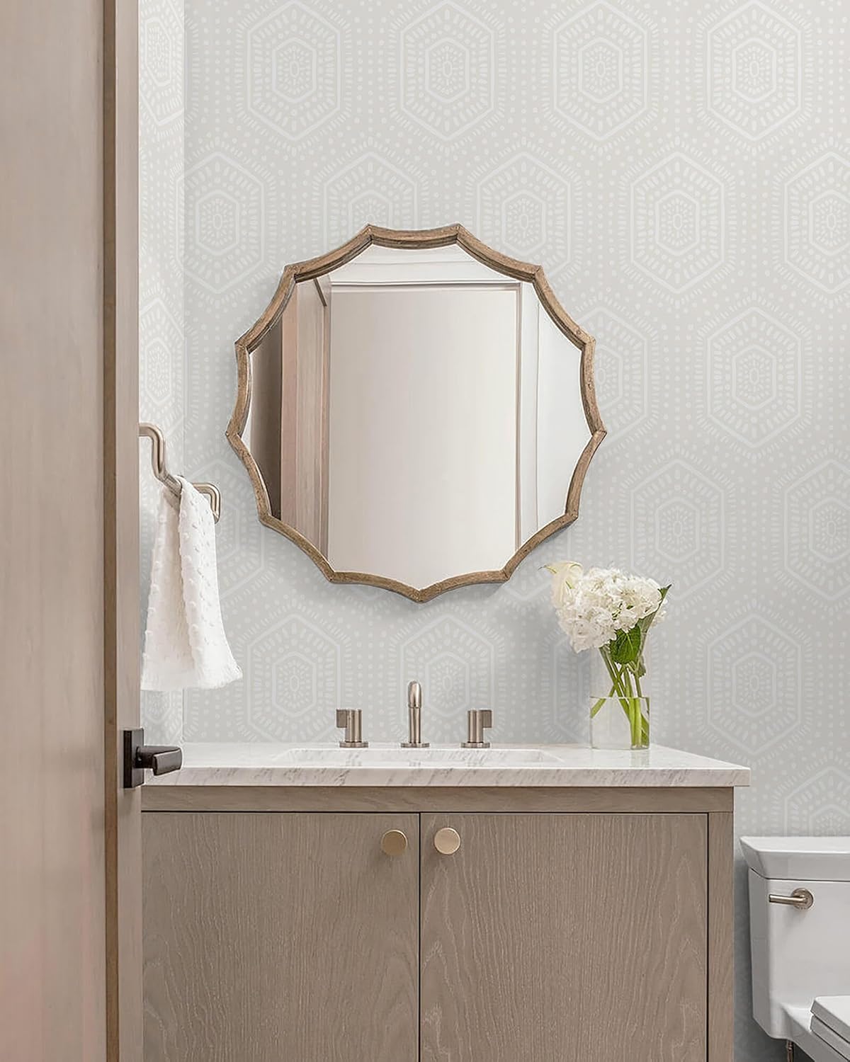 Heroad Boho Peel and Stick Wallpaper Beige Renter Friendly Wall Paper Peel and Stick Modern Contact Paper Neutral Geometric Wallpaper for Bedroom Bathroom Cabinets Decor Vinyl Waterproof 17.3"x78.7"