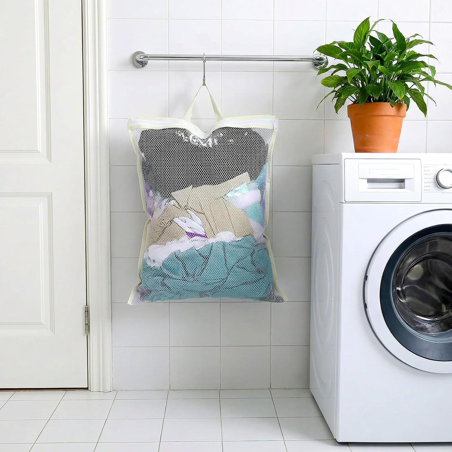 Tyqour 4PCS Mesh Laundry Bags for Washing Machine Hanging Laundry Hamper Delicates Laundry Bag with Handles (S/M/L/XL) Zipper Opening Wash Bag for Coat Sweater Lingerie Sock Sheet