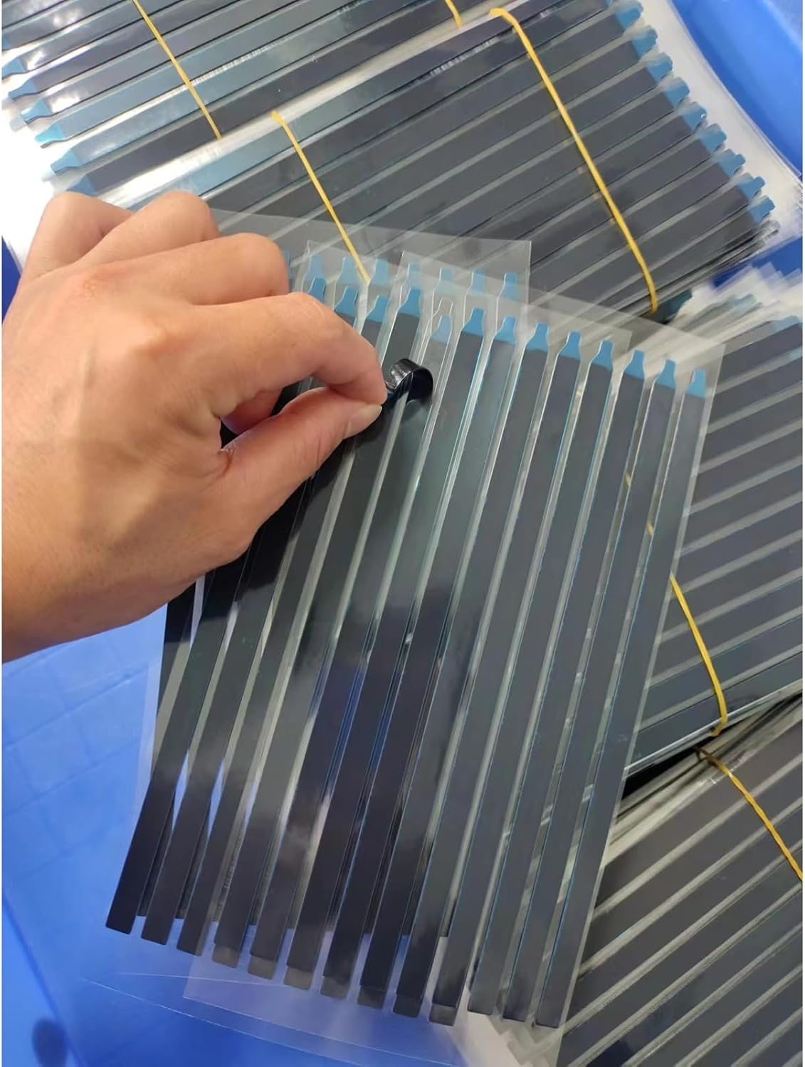 NUIGUBF Black Easy Pull Stretch Tape Laptop，for LED Screen Replacement Panel, Portable Non-Tracking Pull Resistant Double Sided Tape (No Handle 220 * 8 * 0.5mm)