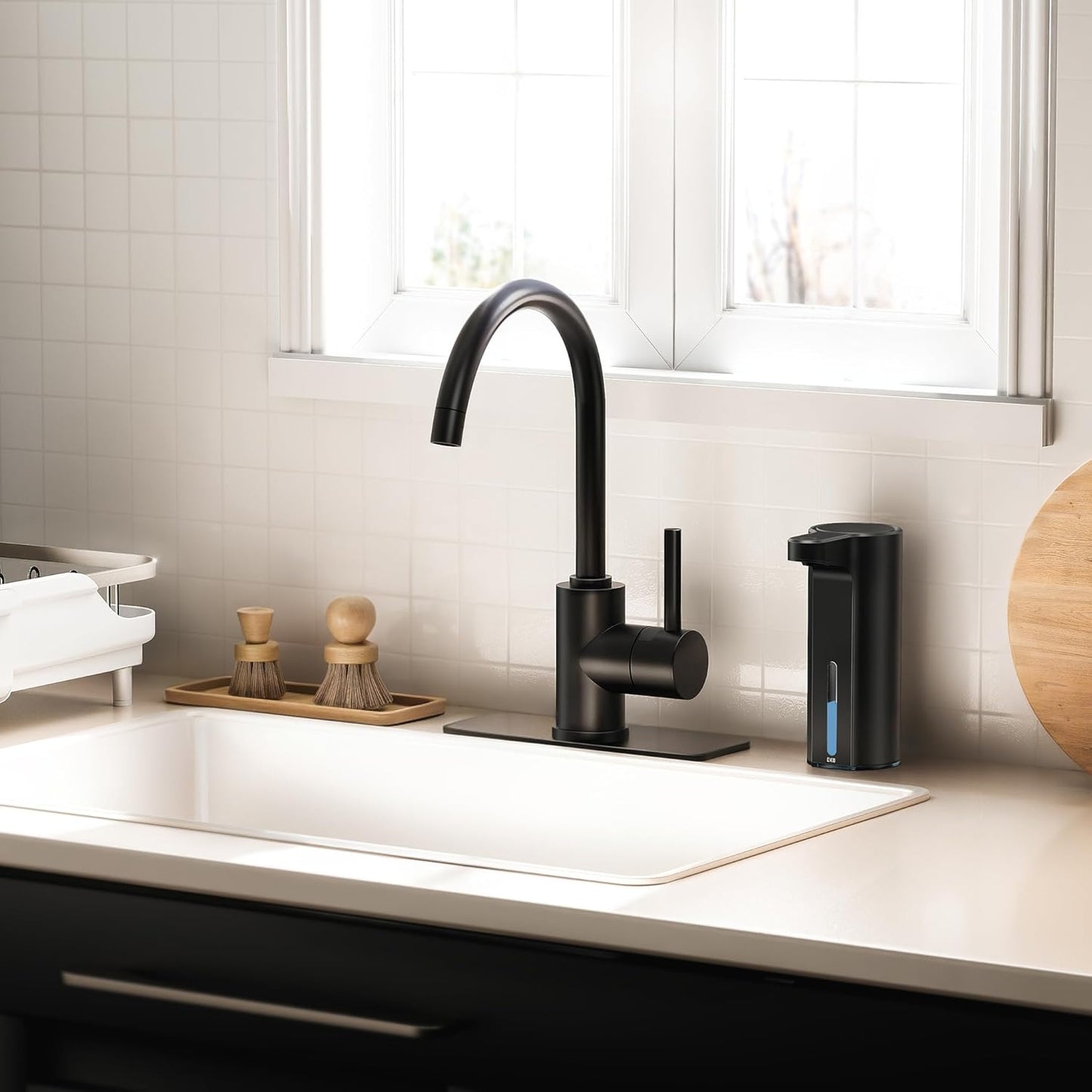 EKO Aroma 9 fl oz Automatic Liquid Soap Dispenser, Rechargeable & Water-Resistant Soap Dispenser for Kitchen and Bathroom with Adjustable Volume Control (Matte Black Steel)