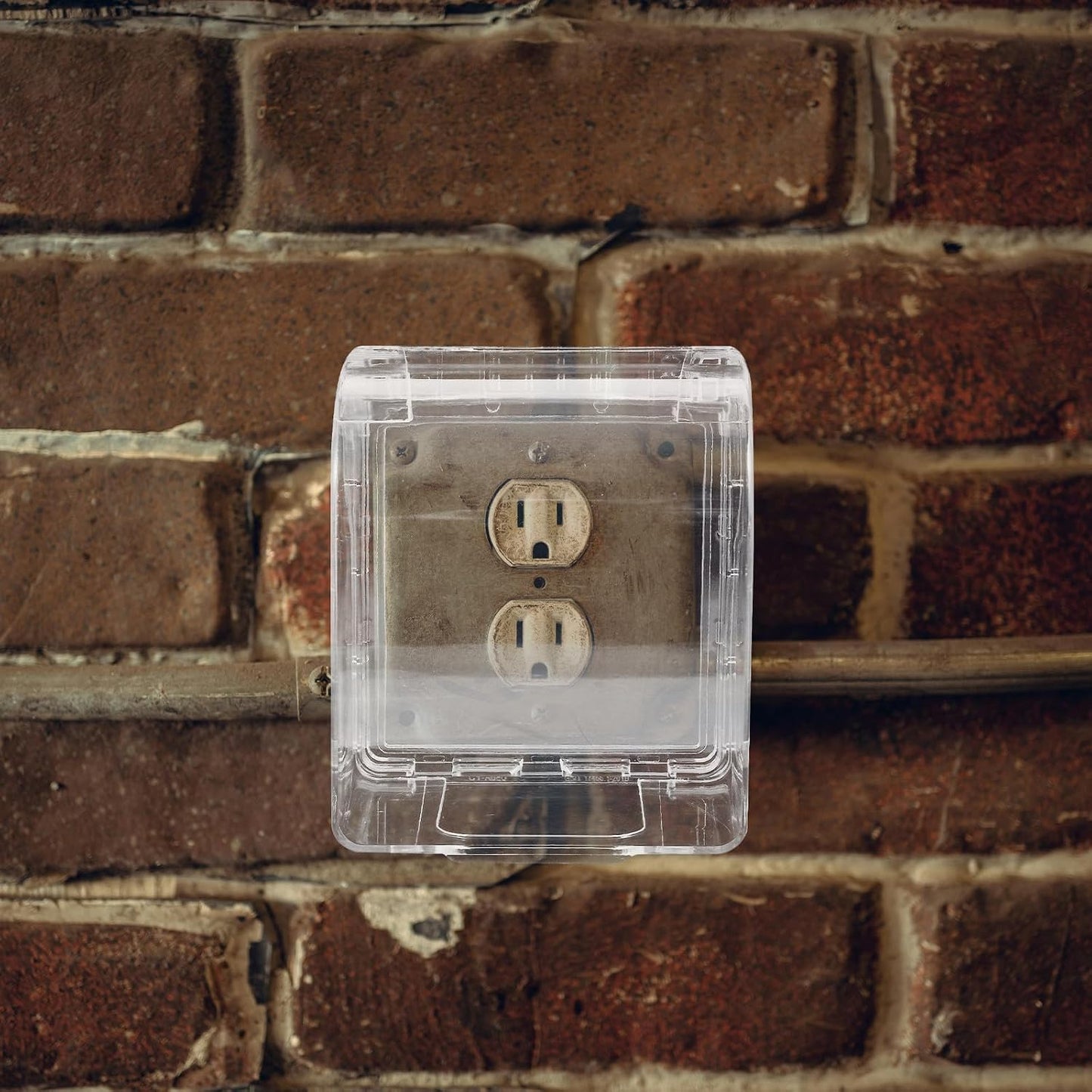 Transparent Outdoor Electrical Outlet Cover Protector Weatherproof In-use Receptacle Enclosure for Home Bathroom Kitchen Splash-resistant and Design