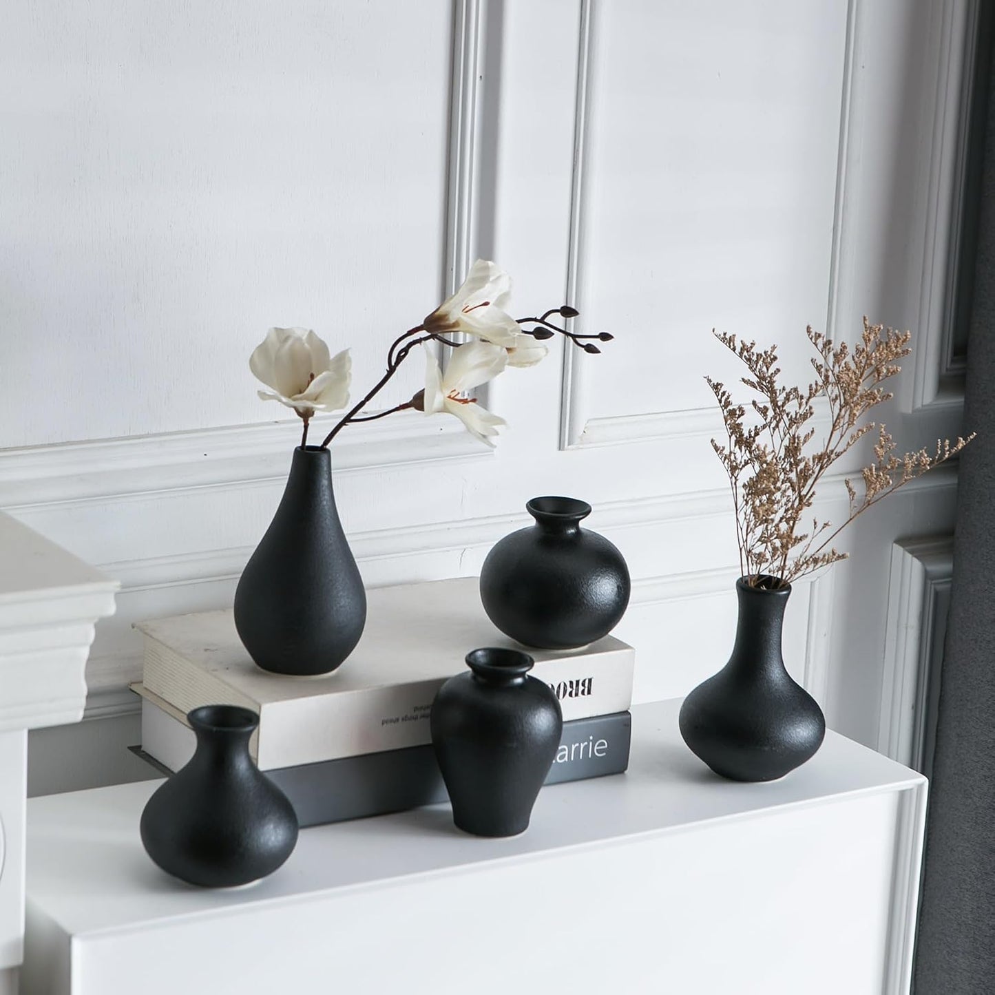 Tanvecle Small White Vases, Ceramic Bud Vase Set of 5, Mini Pottery Vases for Pampas Grass, Flowers, Decorative Vases for Home Modern Decor, Rustic Decor, Veses for Living Room Dining Table Shelves