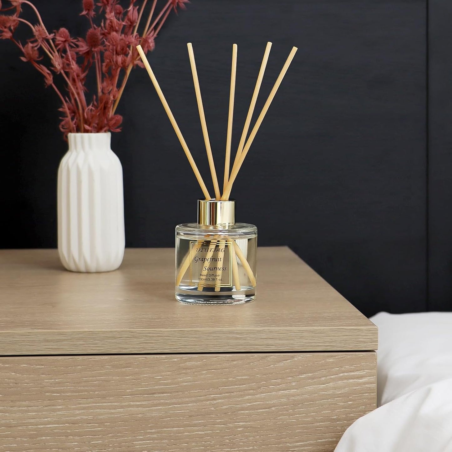 100ml Scent Diffuser with 6 Fiber Sticks, 3.5 oz Reed Diffuser Set Aromatherapy Fragrance Diffusers Air Fresheners for Home Bedroom Bathroom (Coconut)