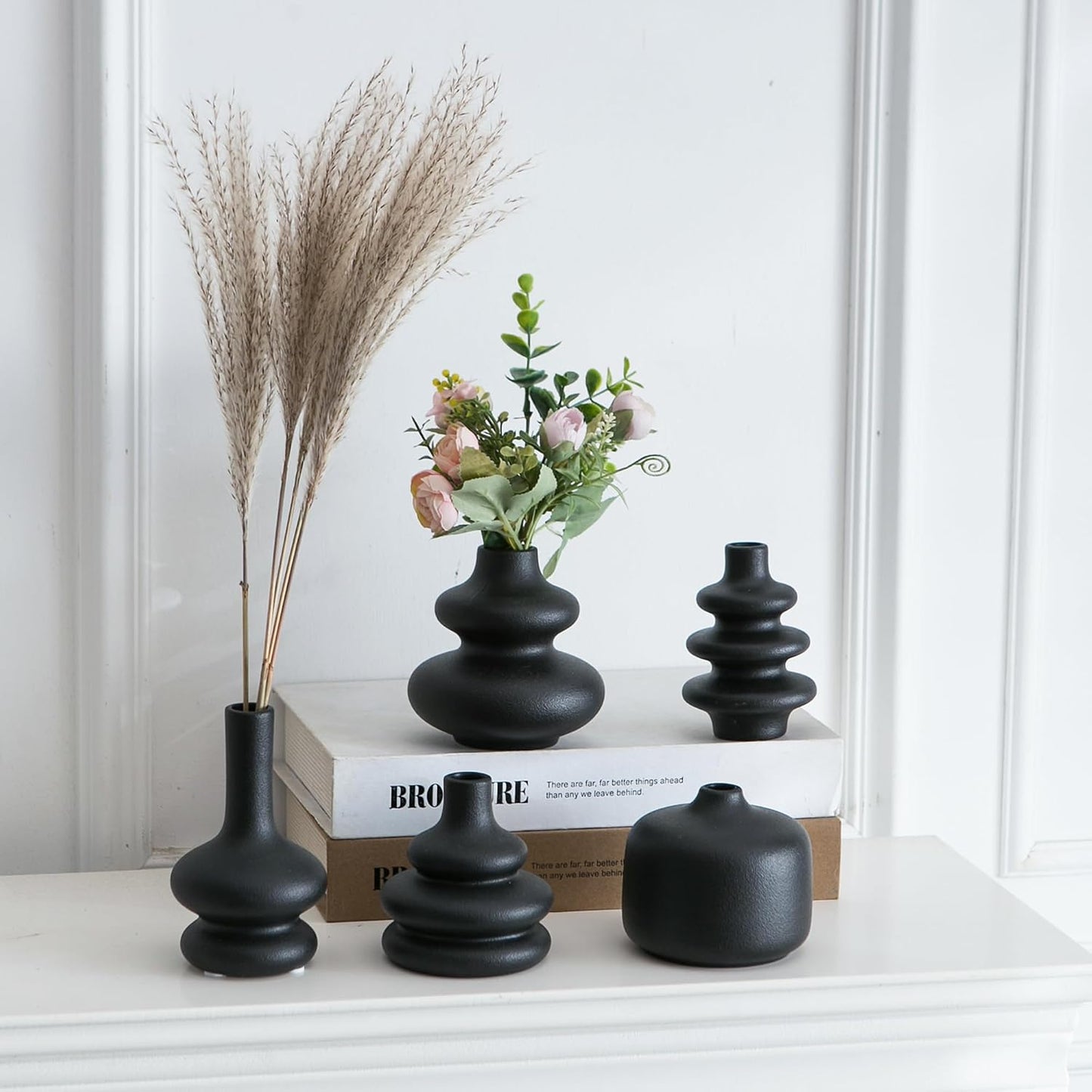 JOJUNO White Bud Vases, Small Ceramic Vase Set of 5, Mini Pottery Vases for Flowers, Decorative Vases for Home Modern Decor, Boho Decor, Chic Vases for Living Room Dining Table Shelves