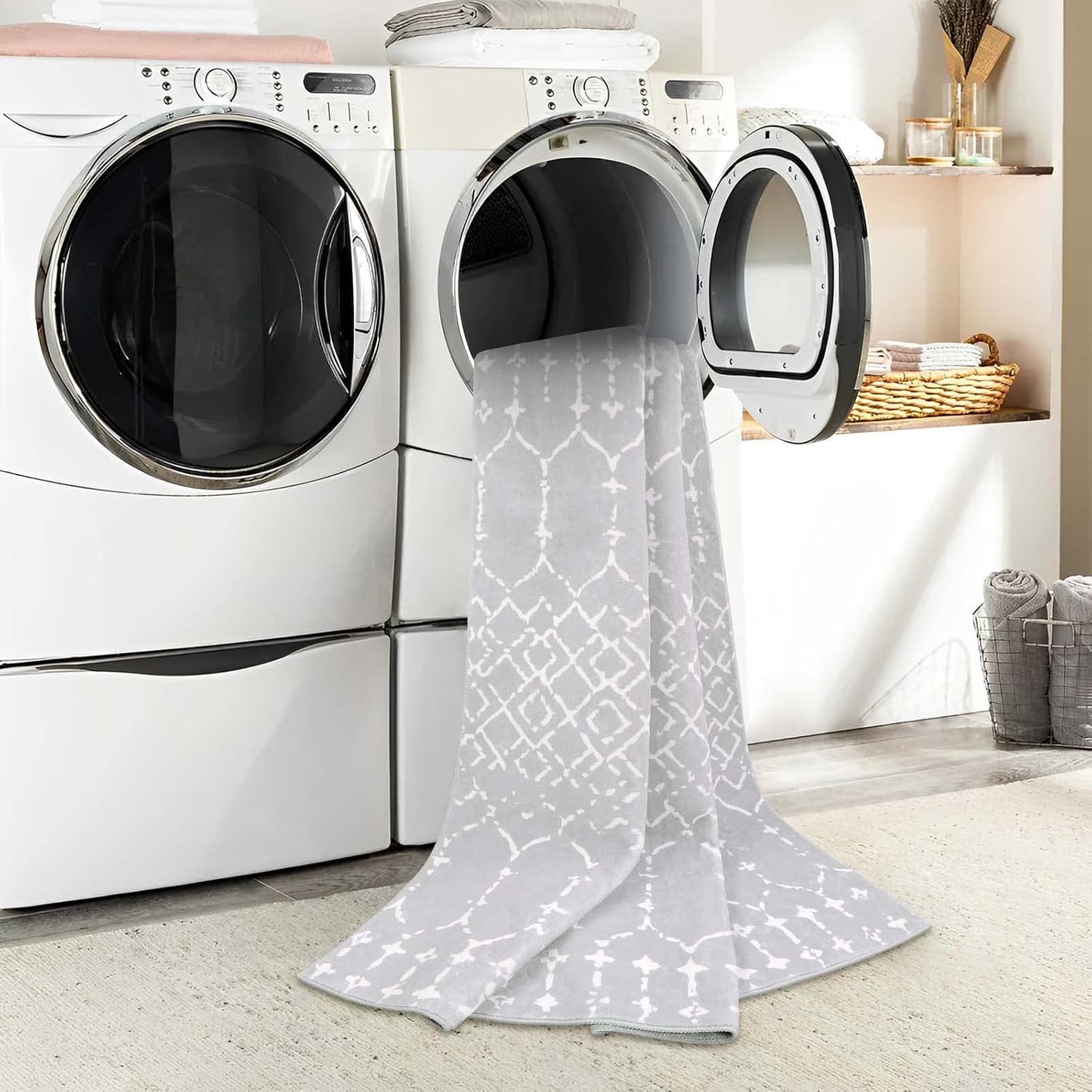 Lahome Moroccan Entry Rug 2x3, Non-Slip Washable Front Indoor Door Mat Rubber Backing Low-Profile Door Rugs, Small Geometric Print Distressed for Entryway Bathroom Kitchen, Black Hana
