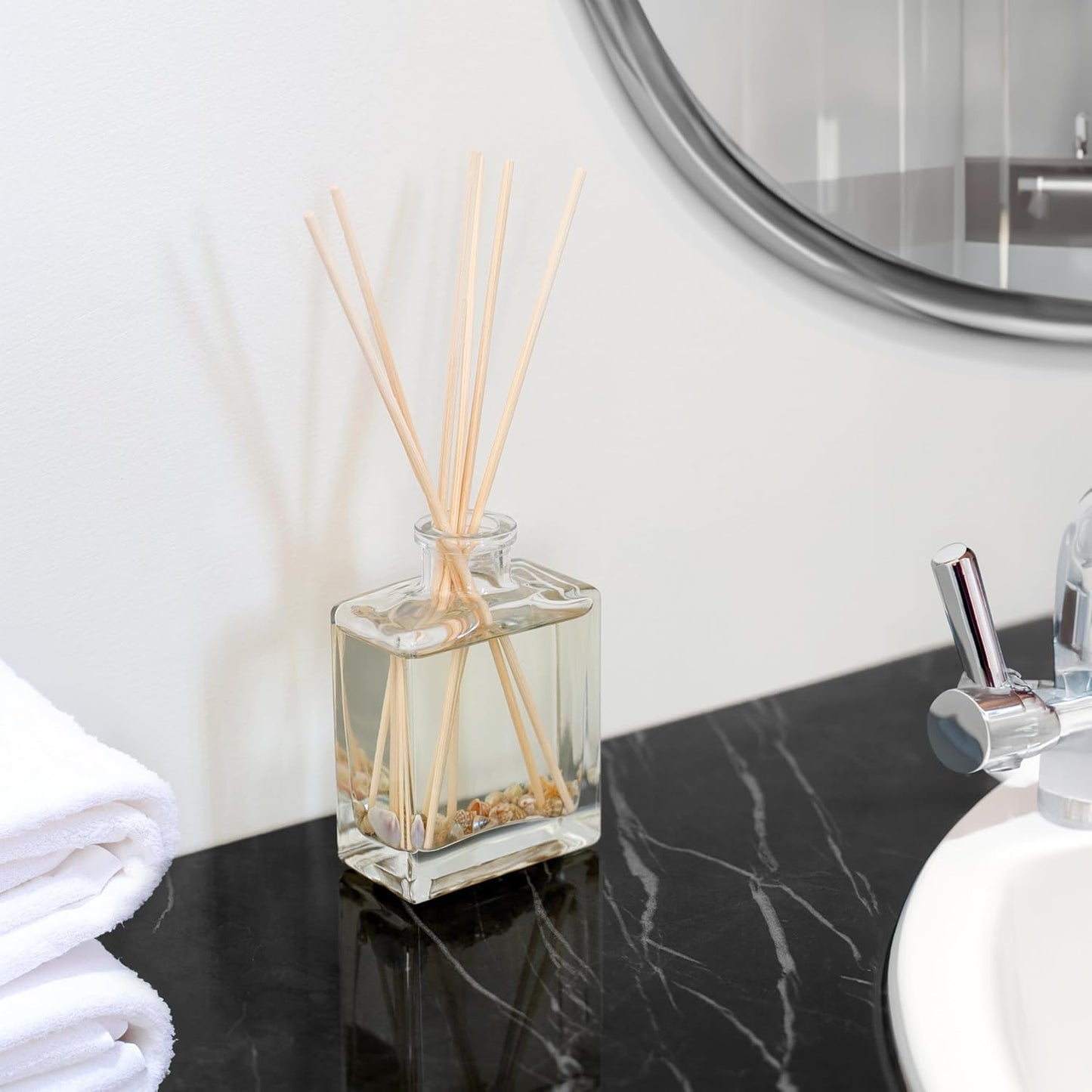 Urban Naturals Smoked Vanilla Reed Diffuser Set with Vanilla Bean, Sandalwood & Leather – 5 Ounce Sleek Black Rectangular Refillable Glass Bottle – Made in the USA