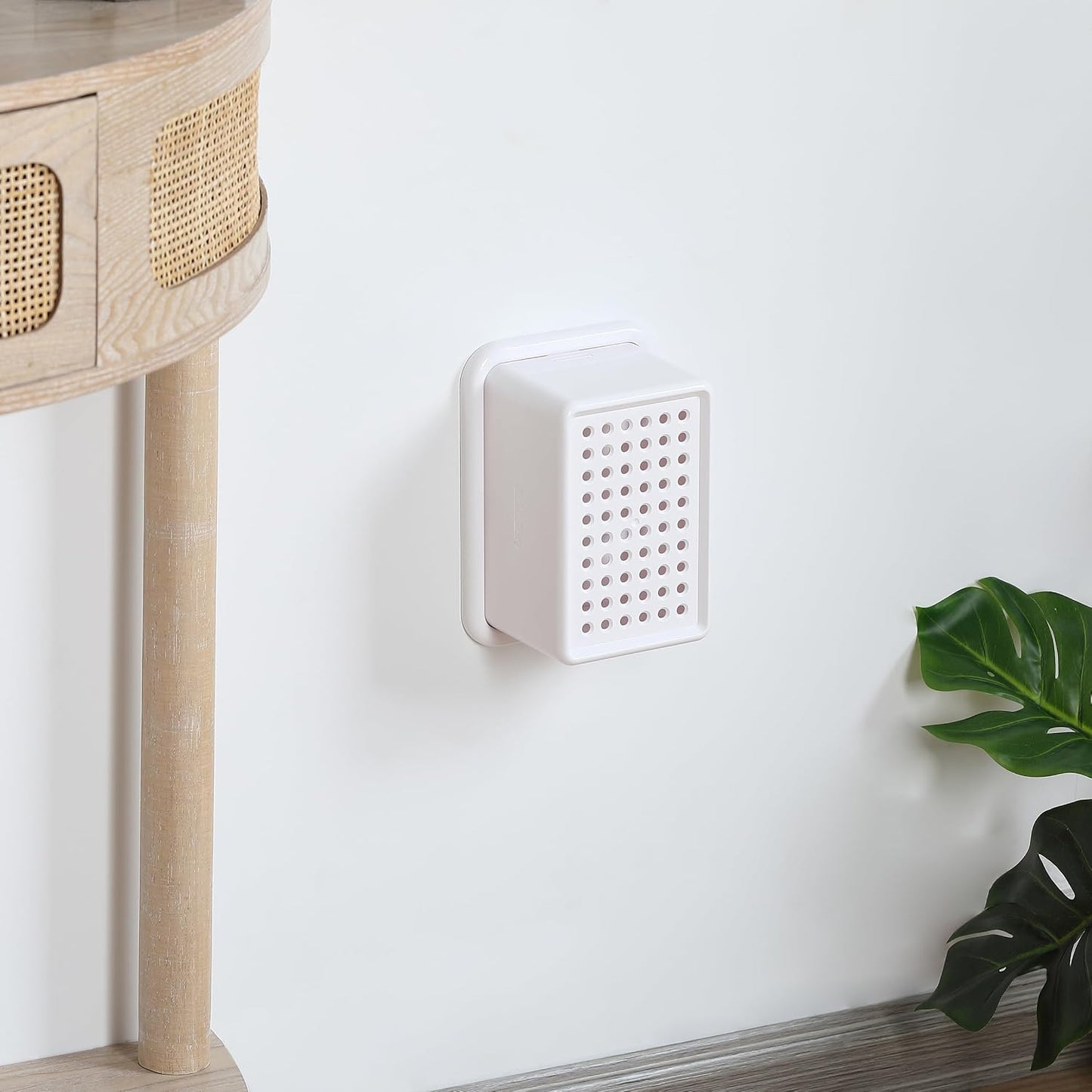 Bates Extra Large Baby Safety Outlet Box, Plug Covers for Electrical Outlets, Child Proof Socket Covers
