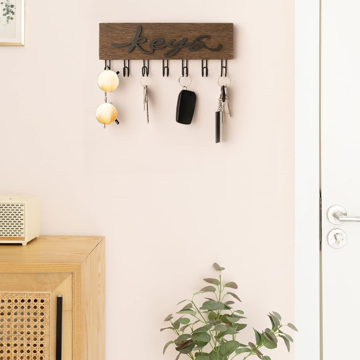 Mkono Key Holder for Wall Decorative with 7 Hooks, Wall Mounted Keys Hanger Organizer Rustic Wood Hanging Key Hooks Home Decor Farmhouse Entryway, Hallway, Office