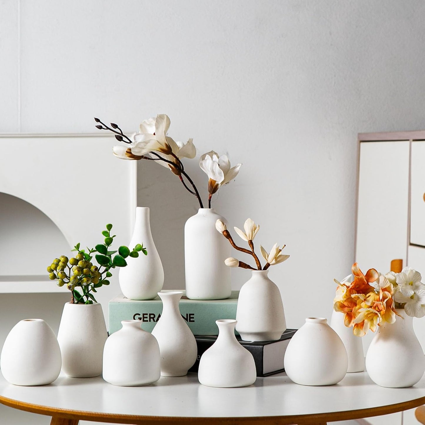 Tanvecle Small White Vases, Ceramic Bud Vase Set of 5, Mini Pottery Vases for Pampas Grass, Flowers, Decorative Vases for Home Modern Decor, Rustic Decor, Veses for Living Room Dining Table Shelves