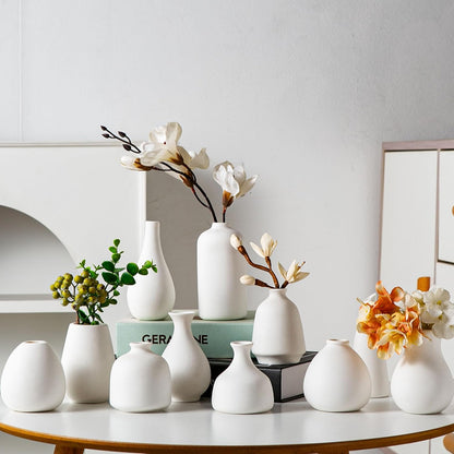 Tanvecle Small White Vases, Ceramic Bud Vase Set of 5, Mini Pottery Vases for Pampas Grass, Flowers, Decorative Vases for Home Modern Decor, Rustic Decor, Veses for Living Room Dining Table Shelves