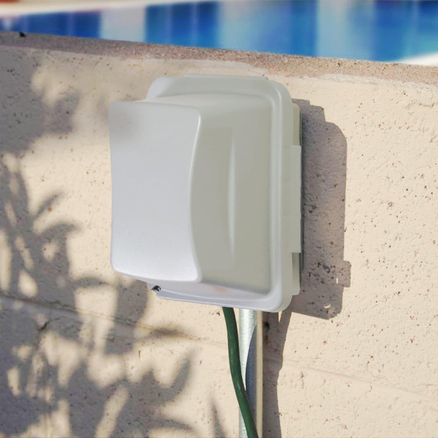 TayMac MM410W Single-Gang Horizontal/Vertical Mount Weatherproof In-Use Cover, 16 in 1, 2.75 in, White