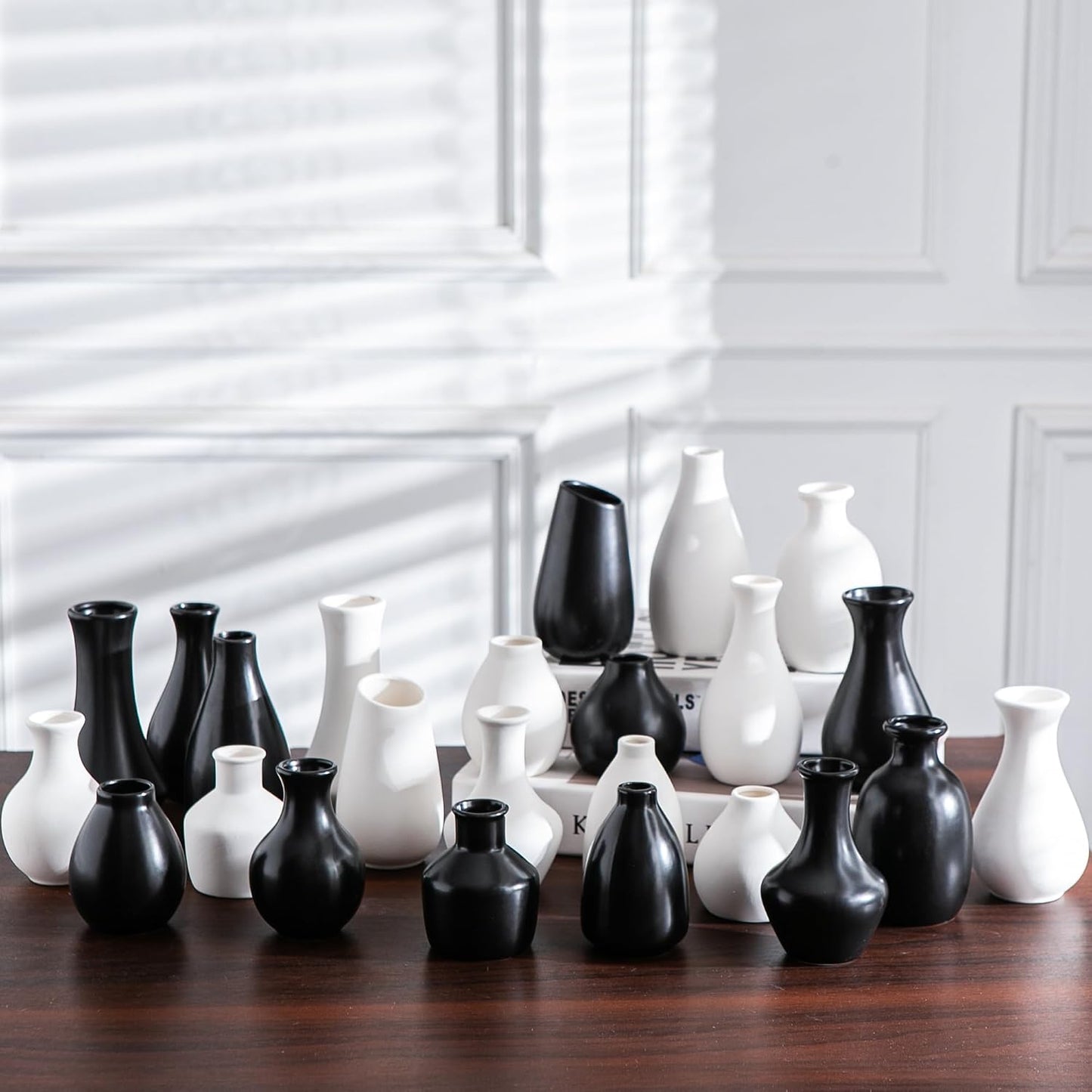 White Bud Vases, Ceramic Small Vase Set of 5, Mini Vases for Fresh and Dried Flowers, Modern Home Decor, Pottery Centerpiece Table Decorations