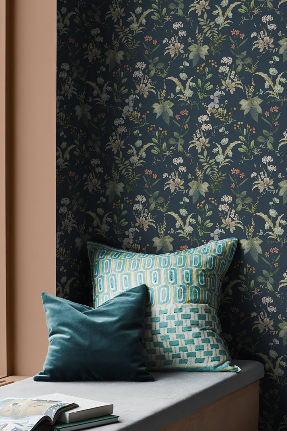Simon&Siff Vintage Wallpaper Peel and Stick Beige Floral Contact Paper Wildflowers Botanical Wall Paper Removable Renter Friendly Wallpaper 17.3in x 9.8ft