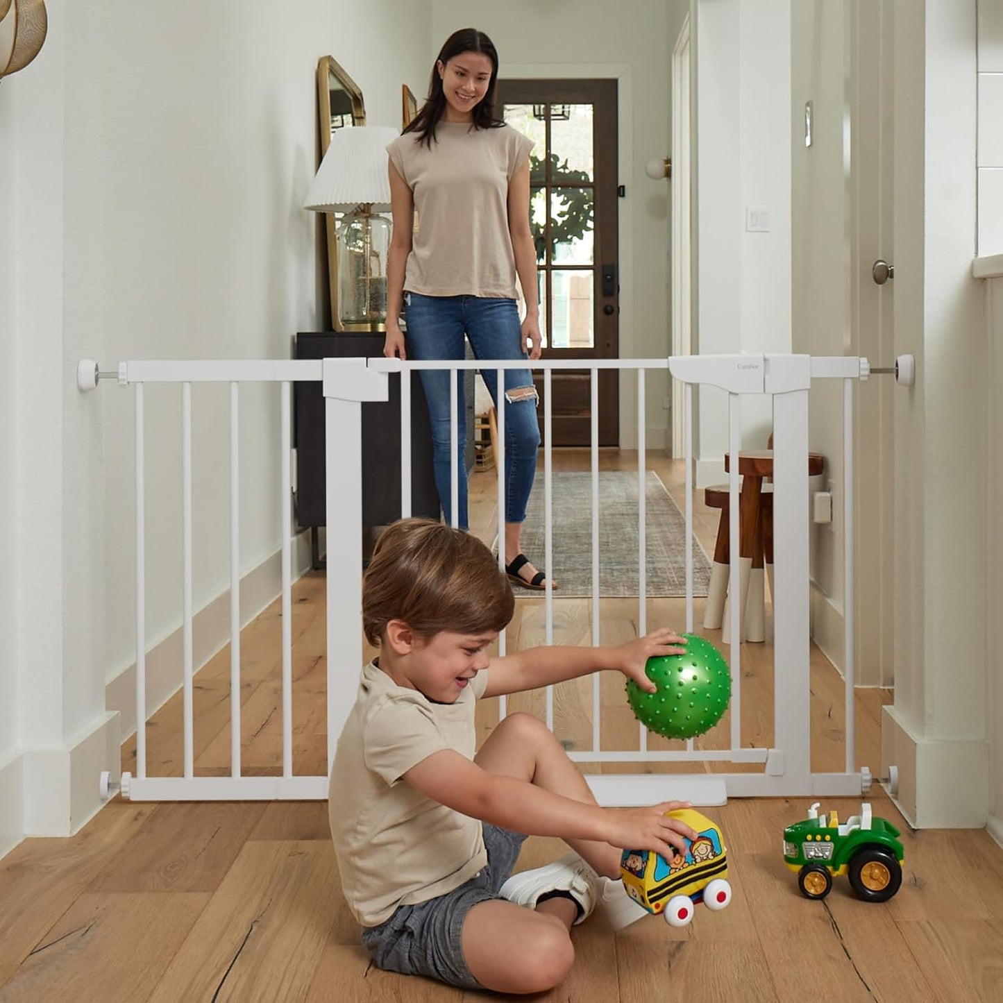 Cumbor 30-46" Baby Gate for Stairs, Mom's Choice Awards Winner-Auto Close Dog Gate for The House, Gifts for Mom, Easy Install Pressure Mounted Pet Gates for Doorways, Black