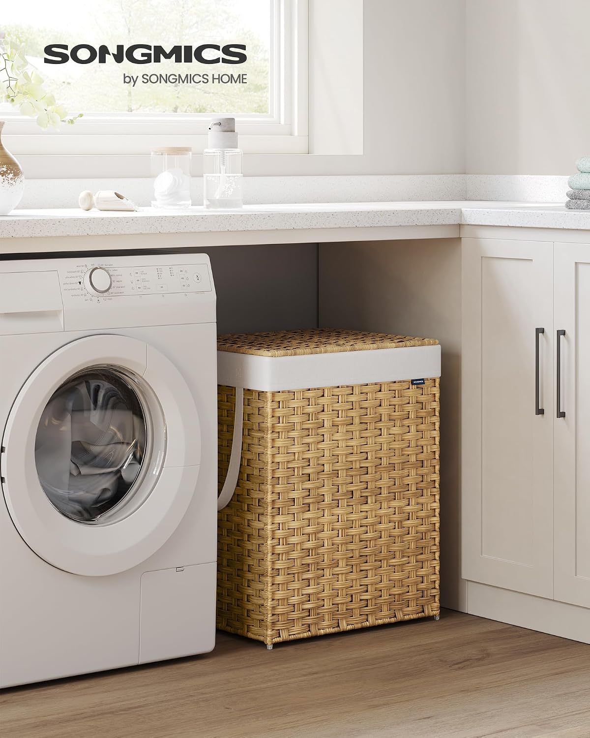 SONGMICS Laundry Hamper with Lid, 23.8 Gallon (90 L) Synthetic Rattan Clothes Laundry Basket with Lid and Handles, Foldable, Removable Liner, Chestnut Brown ULCB051K02