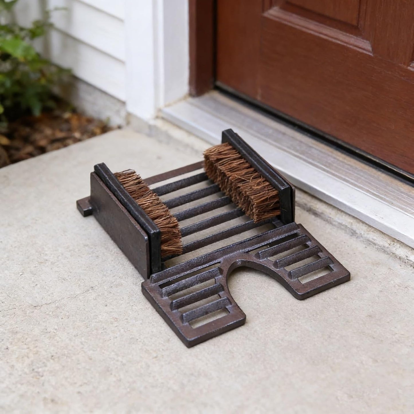 Cast Iron Shoe Brush, Rust Brown Shoe Cleaner with Bristles, 4.3 Inch Height Boot Scraper Mat for Porch, Entryway, Hallway